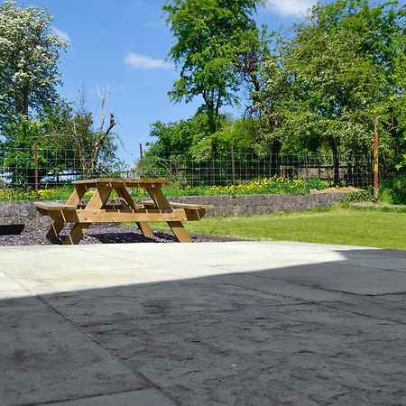The Mill Farmhouse Llandybie Esterno foto